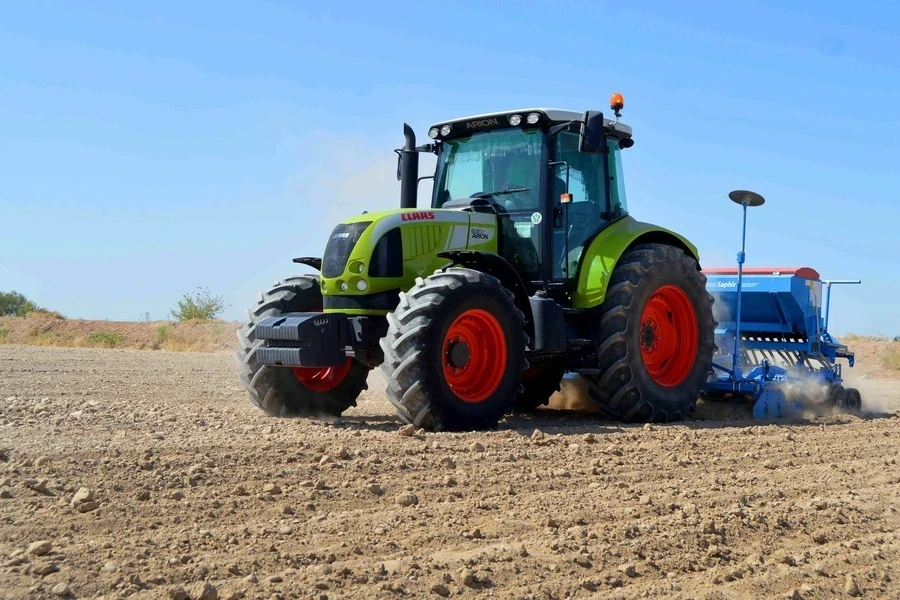 Узбекистан айыл чарба техникасынын өндүрүшүн 14 миң даанага чейин жогорулатат жана бааларды төмөндөтөт