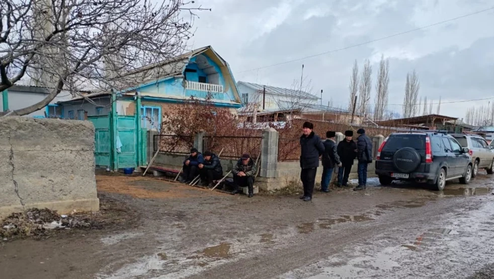 Осужденного по статье о призывах к массовым беспорядкам просят отпустить на похороны мамы