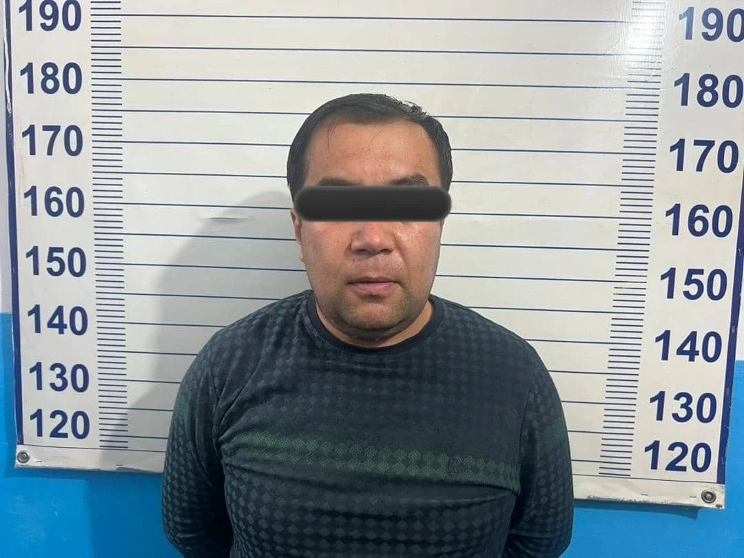 Ош шаарында эркек, жерлерди сатам деп убада берип, 1 миллион сомдон ашык акча алган