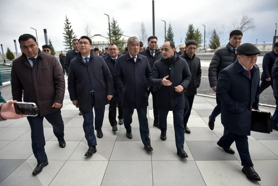 Региондордун чиновниктерине Бишкек ТБОну электроэнергияга кантип айландырууну көрсөттү