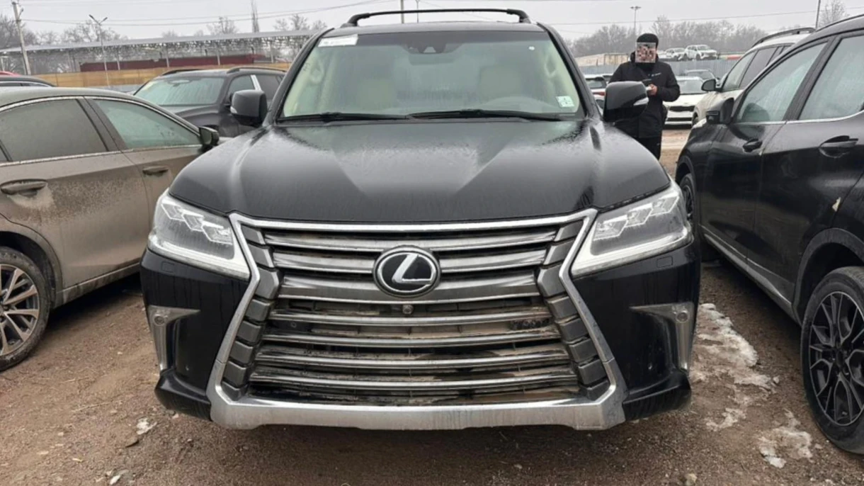 При ввозе Lexus LX 570 «омолодили»: ущерб бюджету — почти 2,5 миллиона сомов