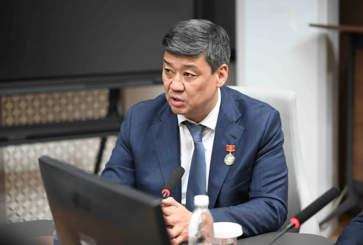 Коллективу Минводсельпрома представили и. о. главы ведомства Эрлиста Акунбекова