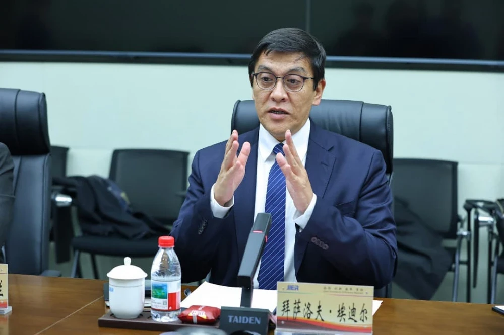 Кыргыз мамлекеттик кызматкерлерине Кытайдын Шаньдунь провинциясында машинелерди кантип куруу керектиги көрсөтүлдү