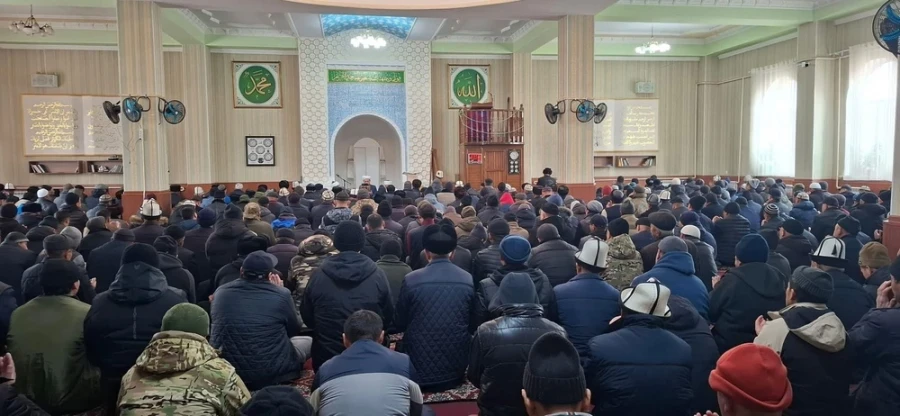 In all mosques of Kyrgyzstan, a prayer for peace in the world was recited.