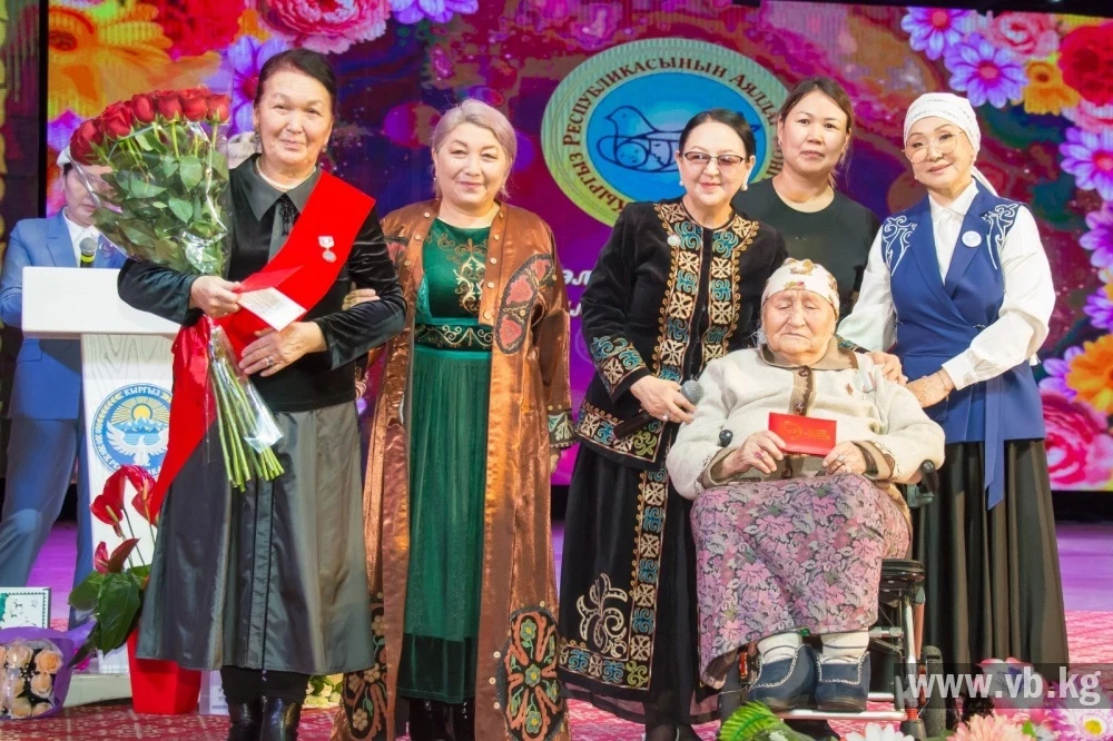 Бишкекте 8 Март майрамына арналган салтанат менен жаздын башталышын белгилешти