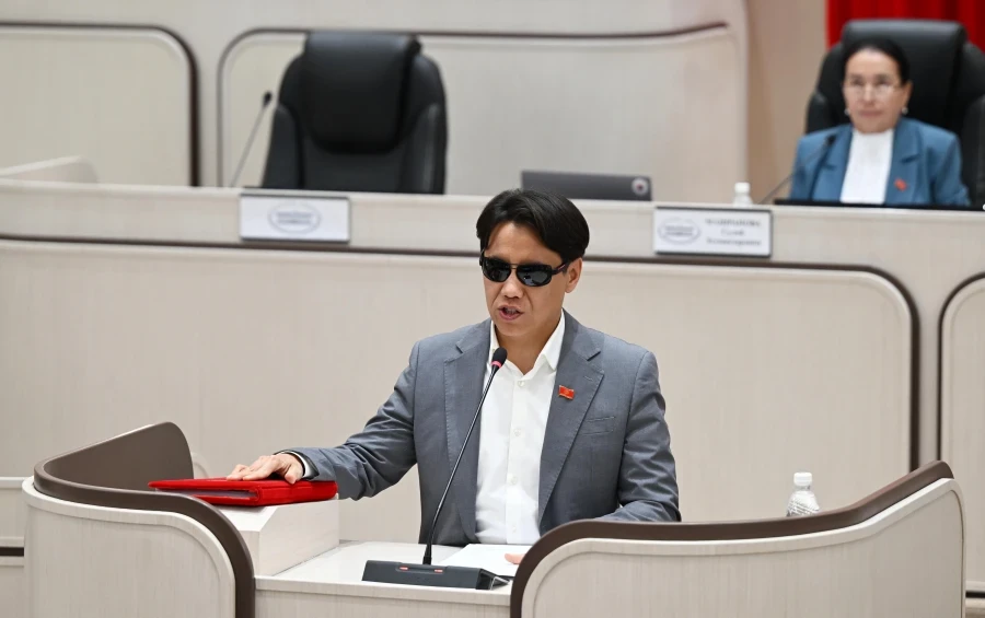 Дастан Бекешев предложил сделать Общереспубликанское тестирование бесплатным