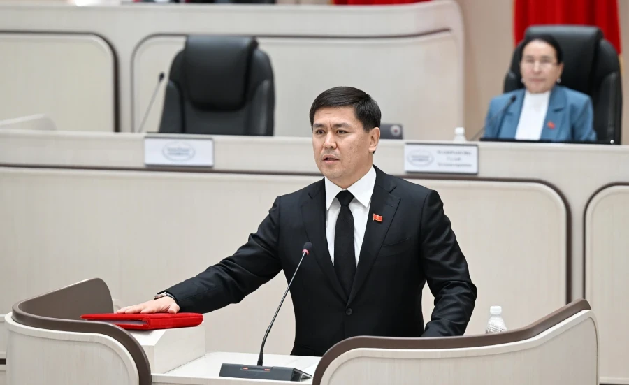 ЦИК досрочно прекратила полномочия депутата Куванычбека Конгантиева