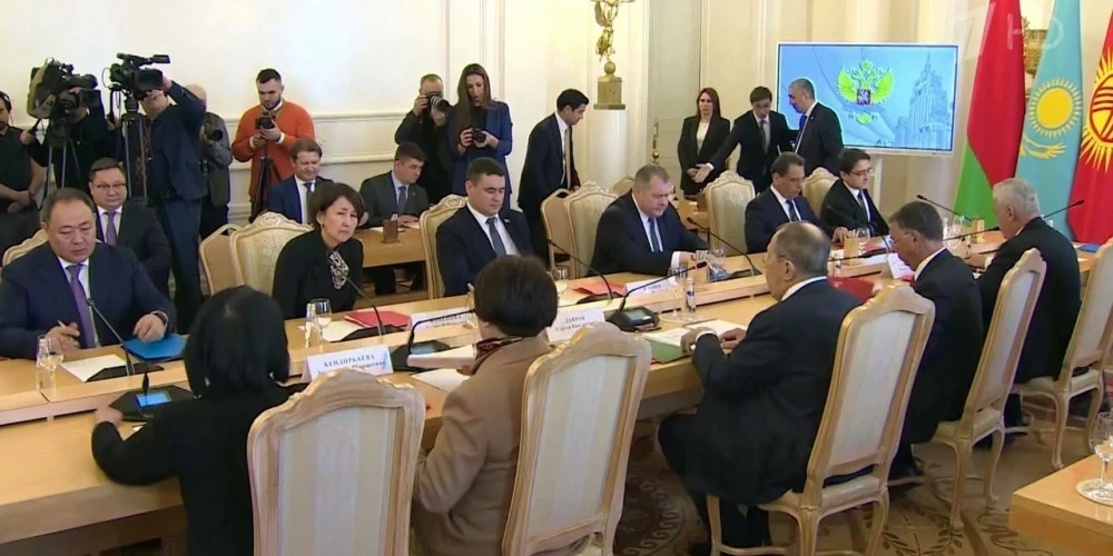 Кендирбаева отметила роль русского языка в развитии Кыргызстана