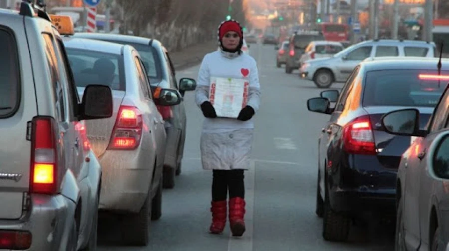 Профильный комитет ЖК одобрил законопроект по снижению уровня попрошайничества во втором чтении