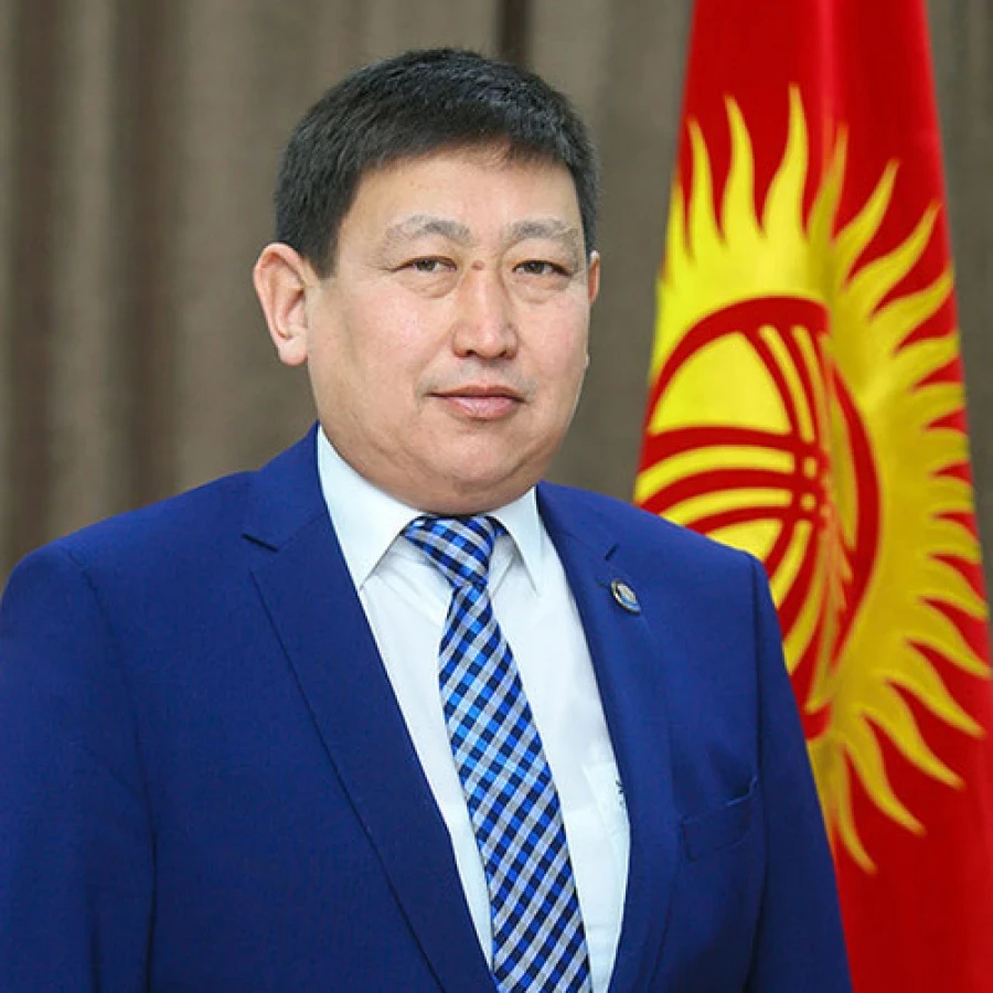 "Личные конфликты нам не нужны". Депутат Акылбек Тумонбаев раскритиковал выступление своего коллеги Эрулан Кокулов