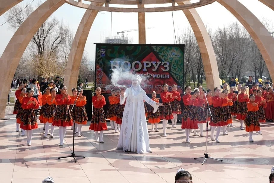 Мэрия и АНО "Евразия" отпраздновали с бишкекчанами Нооруз