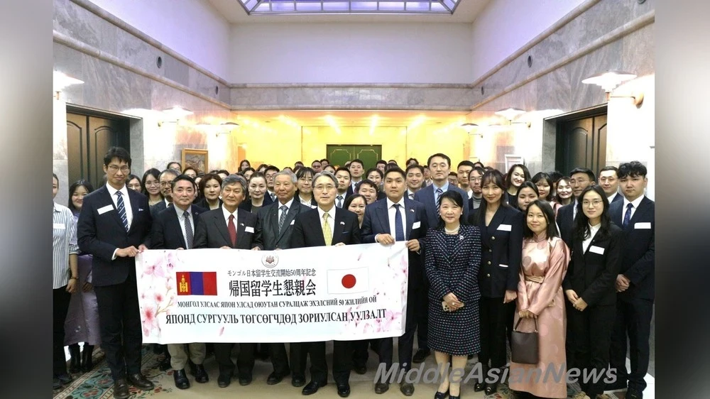 Пятьдесят лет назад монголы начали обучать своих первых студентов в Японии