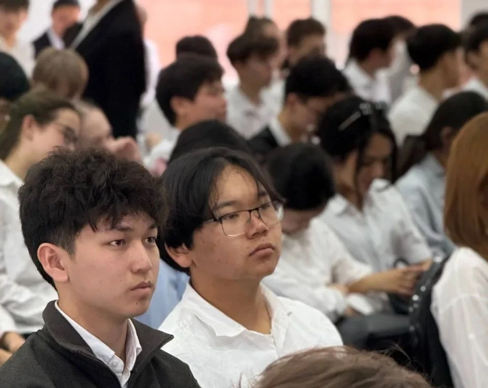 Эксперты "Большого Алтая" провели встречи со школьниками КР