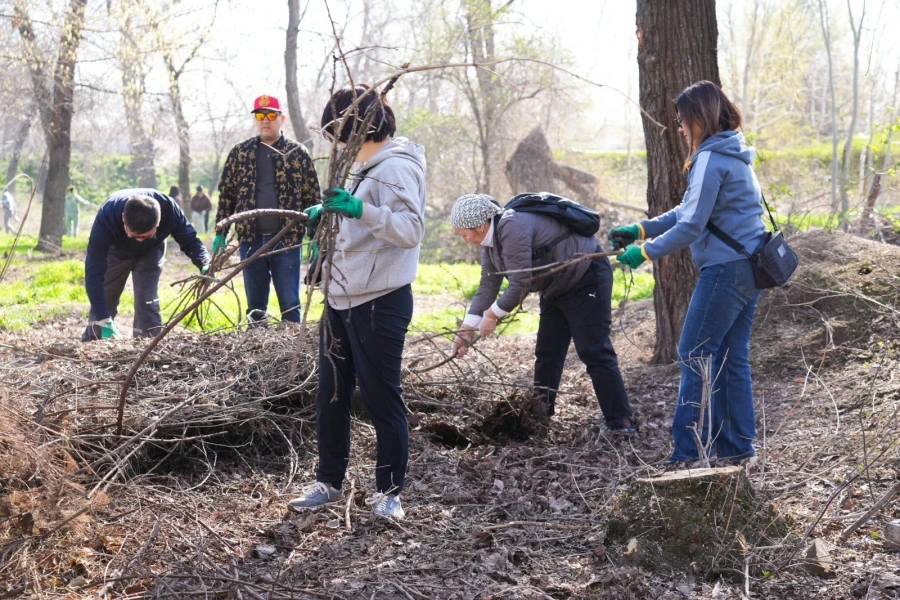 Мэрия Бишкека призывает горожан присоединиться к субботнику