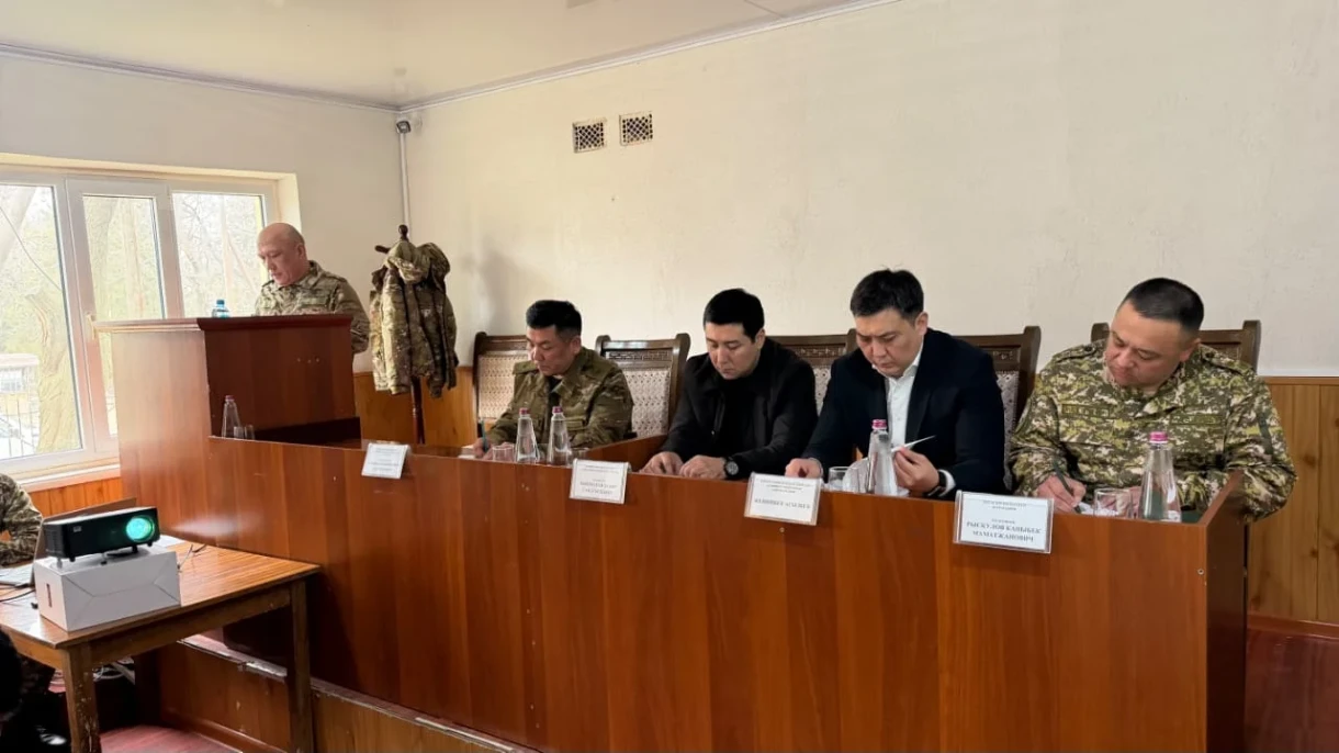 Мамлекеттик чек араны инженердик коргоону күчөтүү жана контрабандага каршы күрөшүүнү Кулундуда талкуулашты