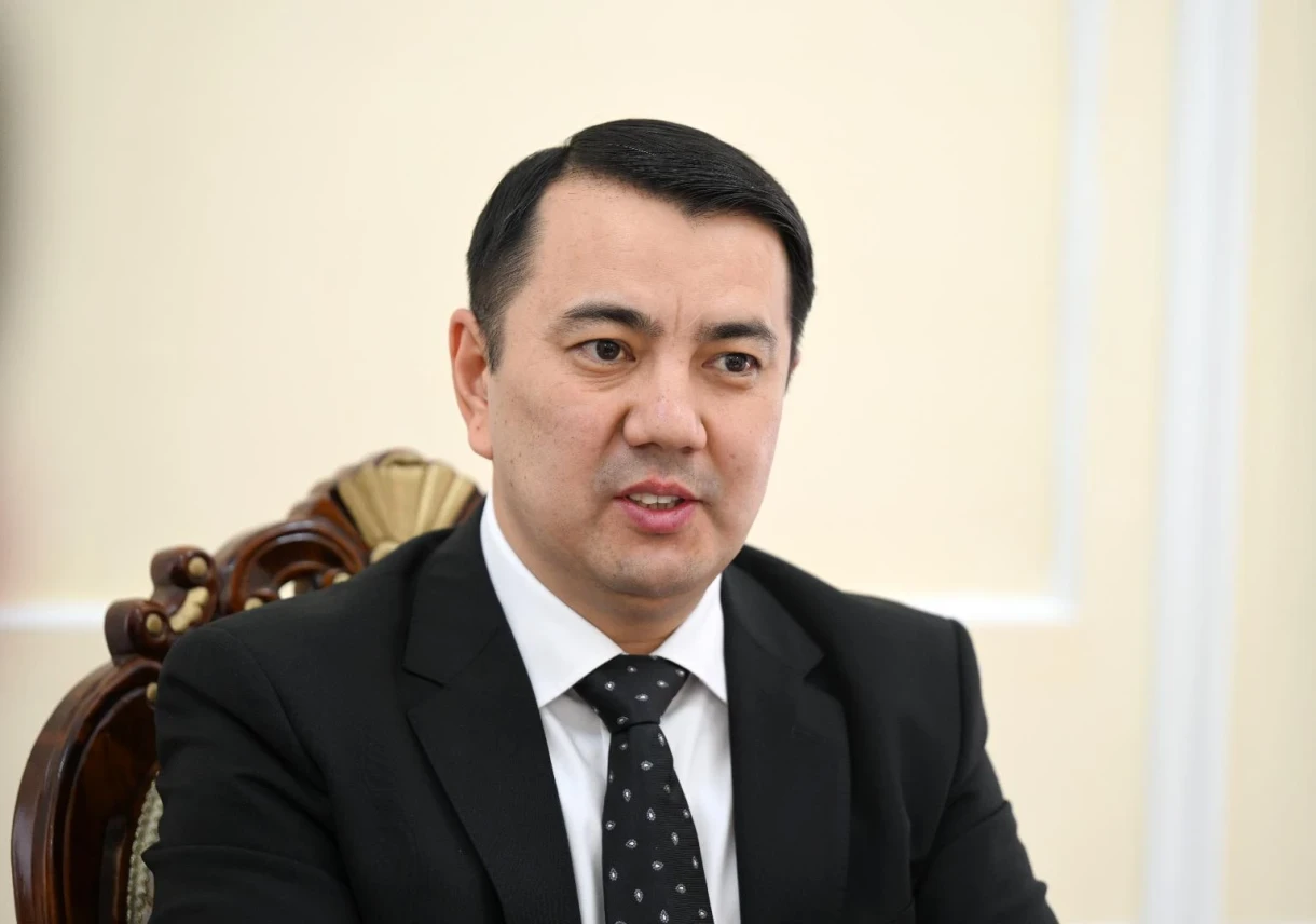 8 Марта — политики рассказали, как поздравят своих женщин