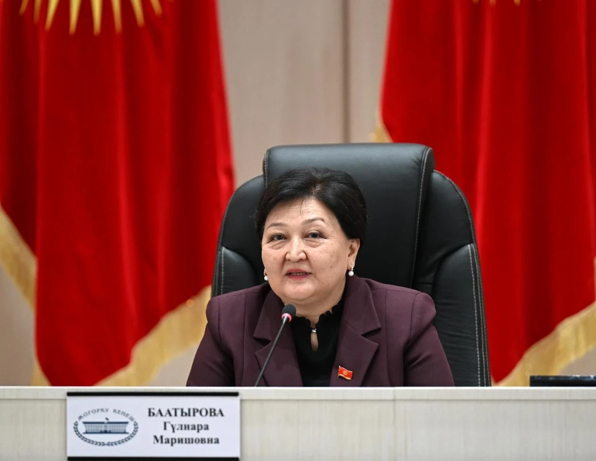 В Жогорку Кенеше состоялось торжественное мероприятие, посвященное Дню отца