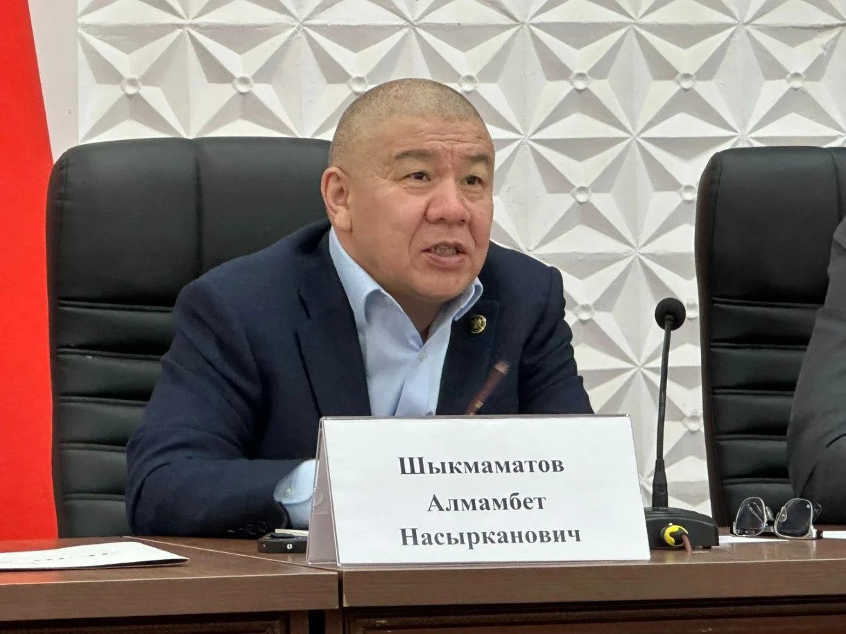 Глава Налоговой службы встретился с предпринимателями Баткенской области