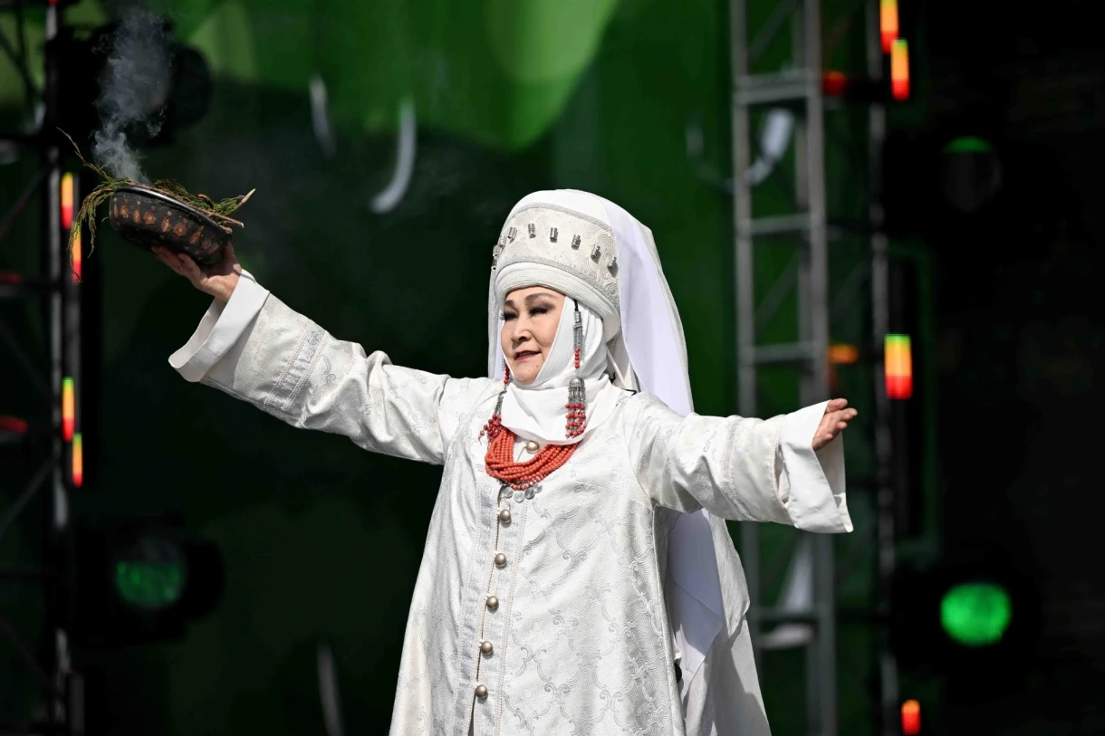 Глава кабмина поздравил с Ноорузом и рассказал о достижениях Кыргызстана